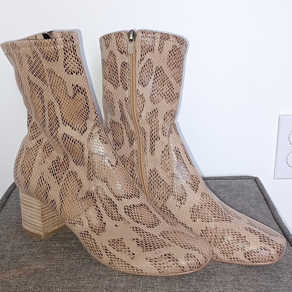 Silent D Leopard Ankle Boot in Tan Sz EU41 (US 9.5/10)